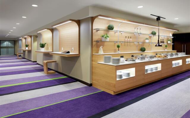 DoubleTree by Hilton Montreal