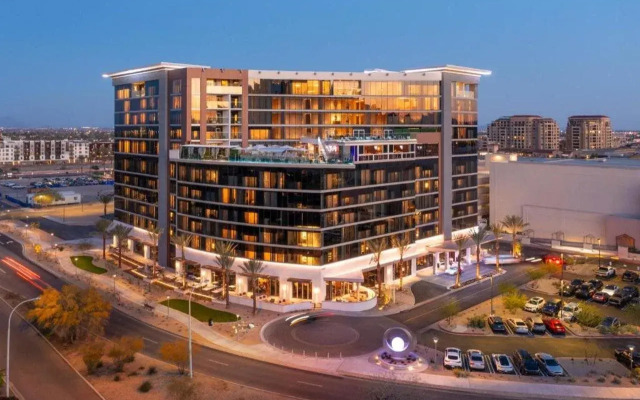 Caesars Republic Scottsdale, a Hilton Hotel