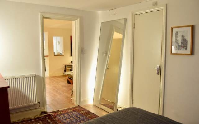 Spacious 1 Bedroom Flat Near King's Cross