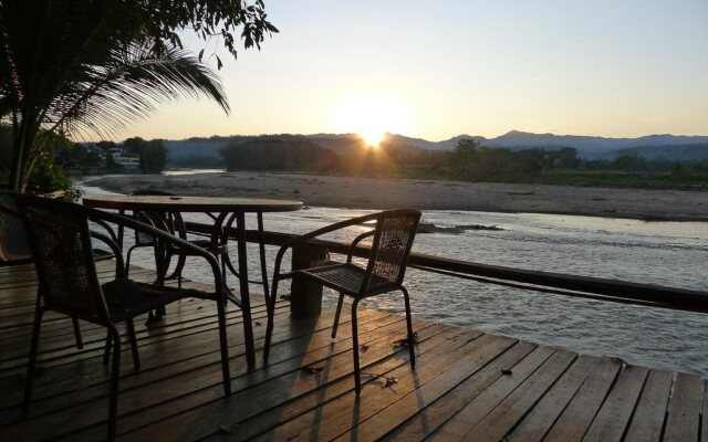 Black Ant Coffee & Resort