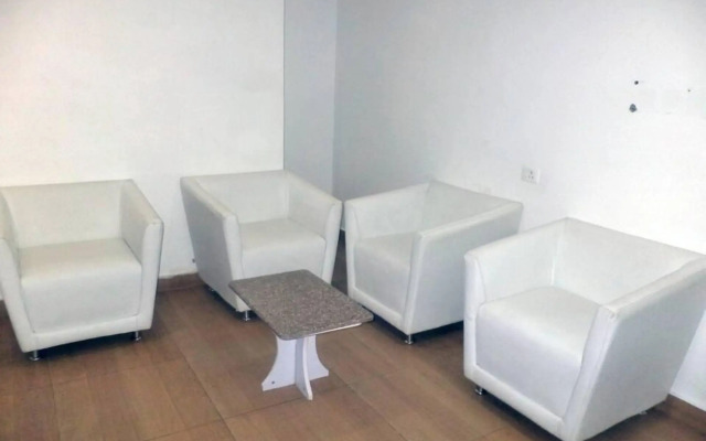 OYO Room Near Cosmos Mall