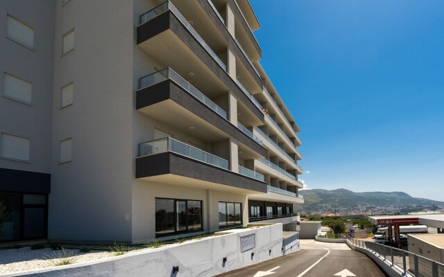 A2 - Modern apt With the Terrace & sea View