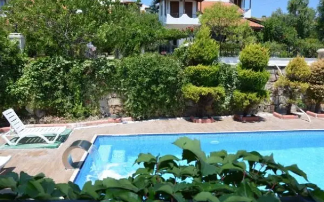 Cunda Uzun Otel