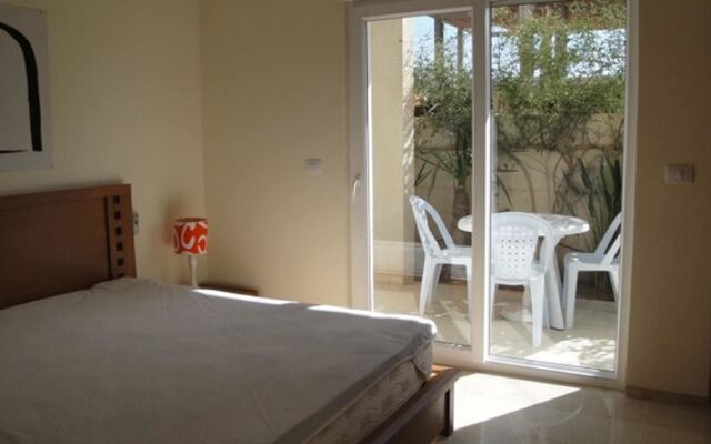 Apartment With 2 Bedrooms in Port El Kantaoui, With Pool Access, Enclo