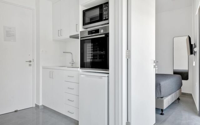 Phaedrus Living: Alkminis Seaview Suites Mare