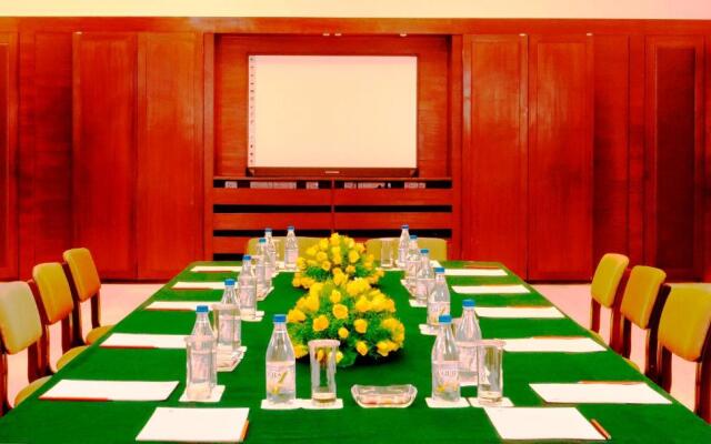 Trident, Agra