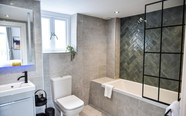 Victoria Colonnade ApartHotel