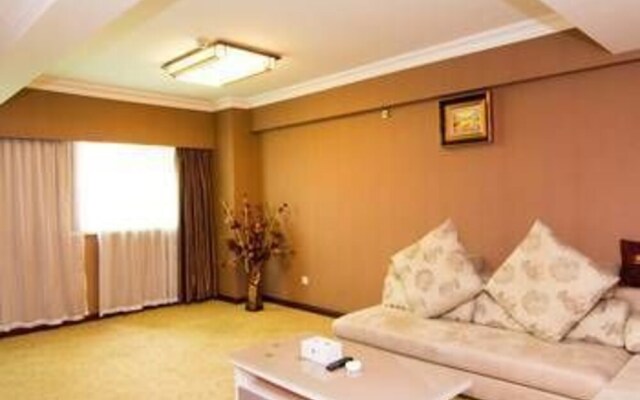 Q+ Hua Qiao Hotel