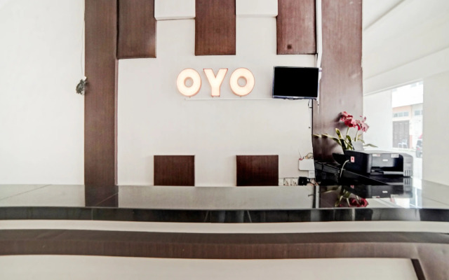 OYO 3051 Stm Suite Near Amplas Bus Terminal
