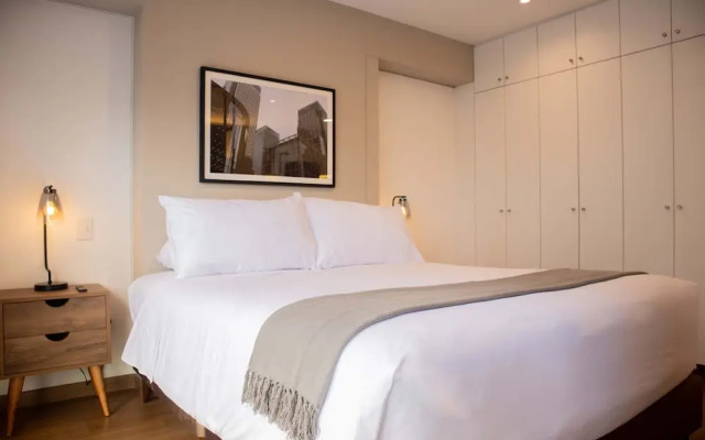 Majestic 1BR With Balcony in Miraflores