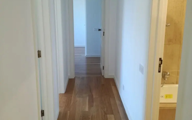 Elegant Apartment - 3 bedrooms & Garage