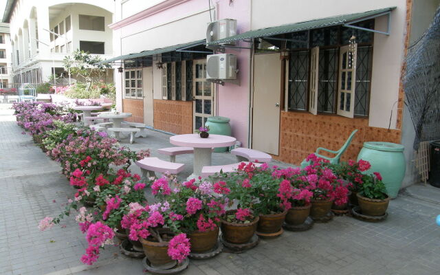 Anchana House by Zuzu