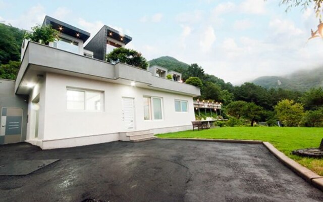 Yangpyeong Blue Hill Pension