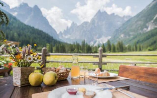 Hotels Dolomitenhof & Chalet Alte Post