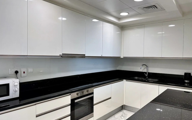 Lux BnB Amna Tower Burj Views