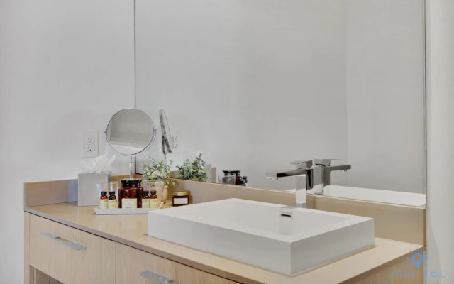 Oceanfront Luxury Condo 1BR Balcony, Hollywood