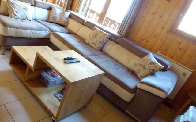 Chalet With 3 Bedrooms in Arâches-la-frasse, With Wonderful Mountain View, Furnished Terrace and Wifi - 600 m From the Slopes