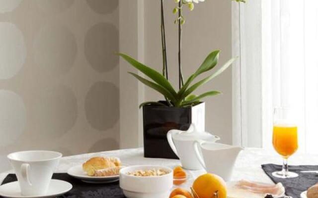 Cardal Hotel