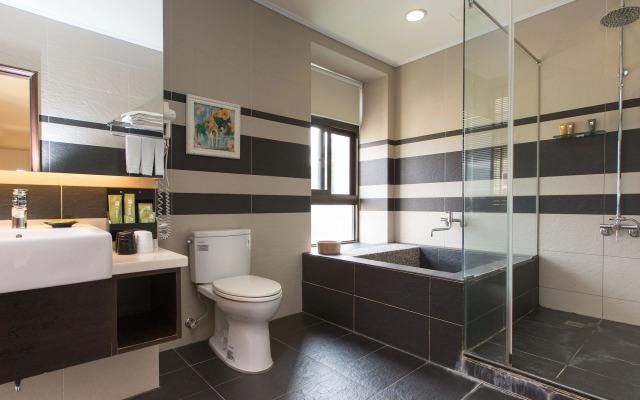 F Hotel - Sanyi