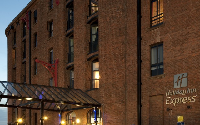 Holiday Inn Express Albert Dock, an IHG Hotel