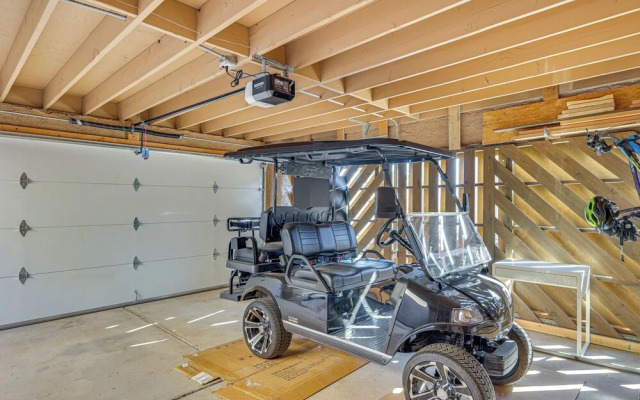 Sun Lakes Home: Fire Pit, Patio, Grill!