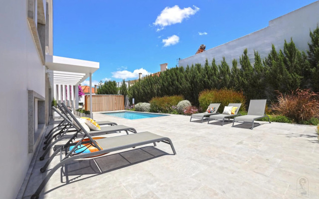Santa Joana Residence with Garden and heated pool