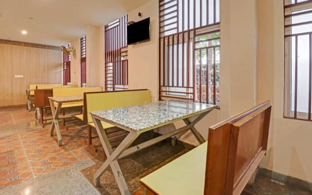 OYO Flagship 701156 G M Boarding And Lodging