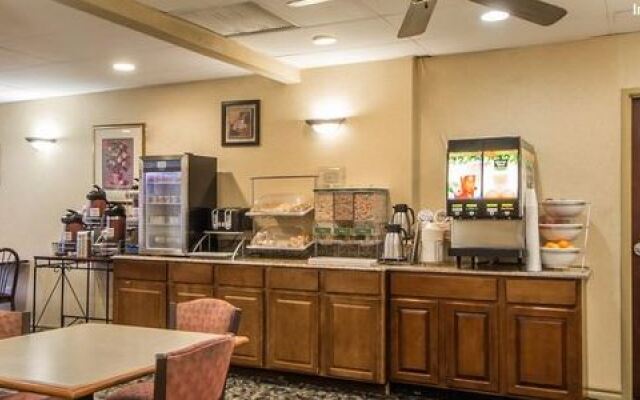 Comfort Suites East / I-44