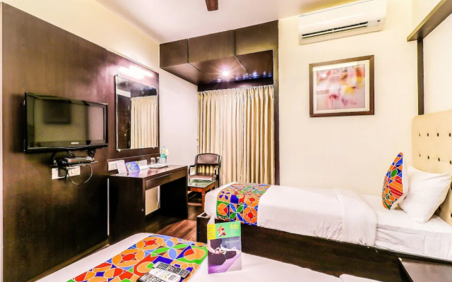 OYO 13105 Hotel Blue Diamond