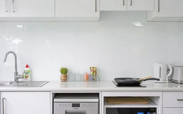 Collaroy 3Br Beach Home with Large Pool