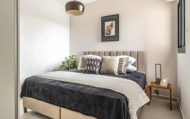 Magical 2BR Parking with amazing view in city gate