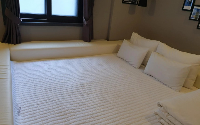 Hotel Gray