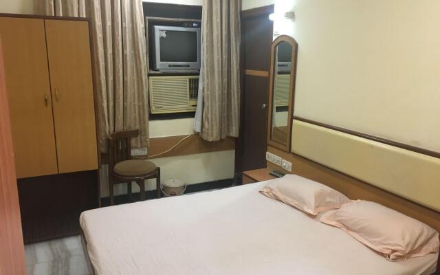 Hotel Nest In, Malad