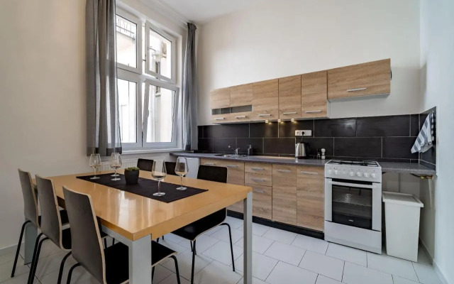 Avantguard Apartments