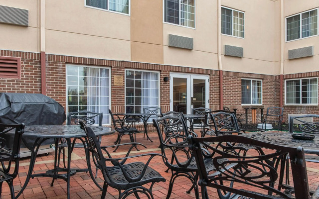 MainStay Suites Pittsburgh Airport