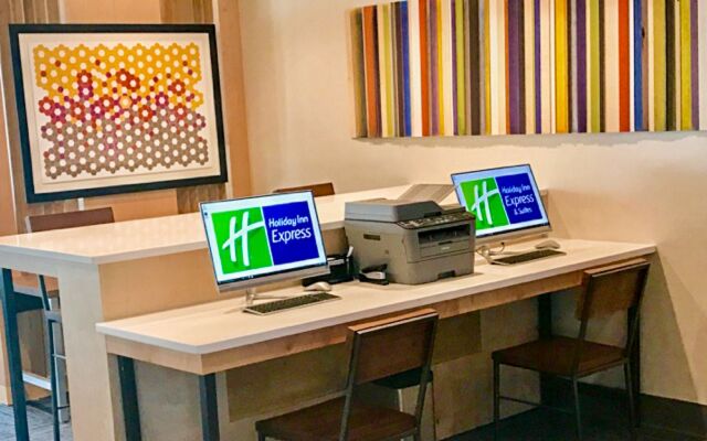 Holiday Inn Express & Suites Charlotte NE - University Area, an IHG Hotel