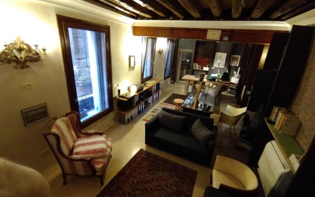 Studio Apartment San Marco 1825 fully sanitzd