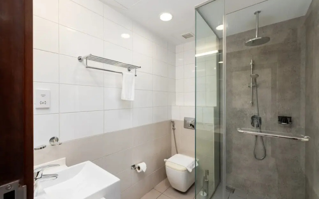 Urban 1BR Palm Apt w Beach Access