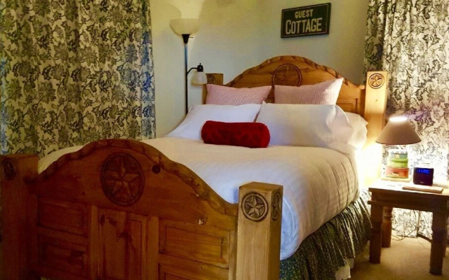 The Old Liberty Schoolhouse B&B