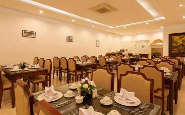 La Palm Hotel