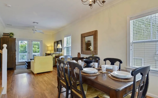 Coral Villa by Avantstay Close 2 DT Key West Shared Pool & Patio!