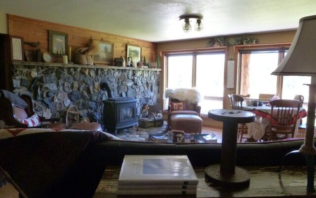 Paradise Gateway B&B and Vacation Homes