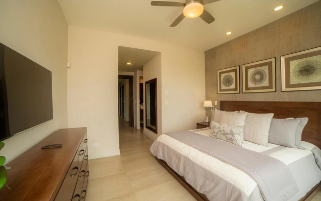Miramar 4E - 3 bdr 3 Bath Ocean View