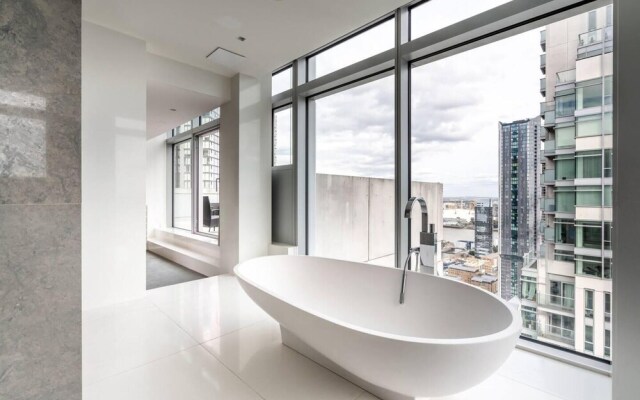 Stunning 4-bed Duplex Penthouse in London