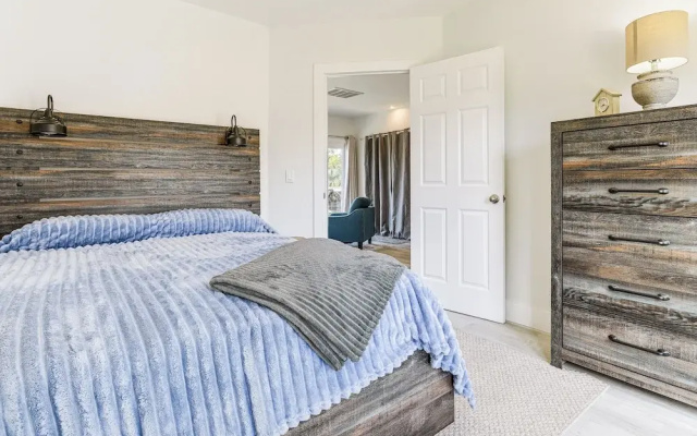 Boat Dock & Yard: Waterfront Okeechobee Retreat