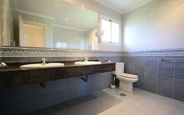 Immaculate 3-bed Villa in Mijas