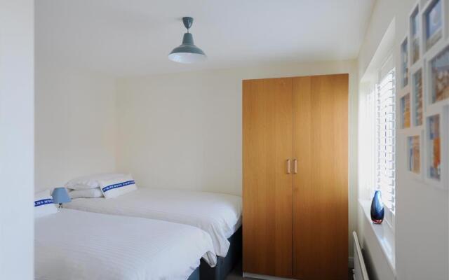 2 Studley Gardens