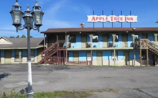 Apple Tree Inn