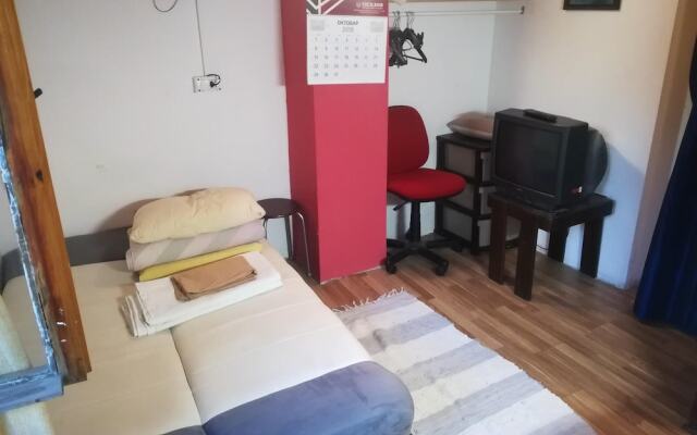 Studio in Belgrade, with Wonderful City View, Enclosed Garden And Wifi - 2 Km From the Beach