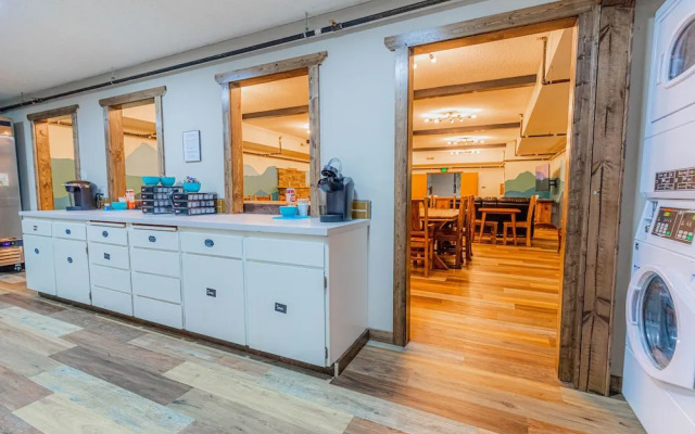 Pintler's Portal Hostel